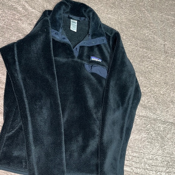 <SOLD> Black velvety Patagonia button up - Picture 2 of 5